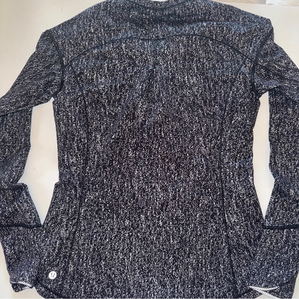 Lululemon Outrun Long Sleeve Suited Print White Black - Picture 5 of 9